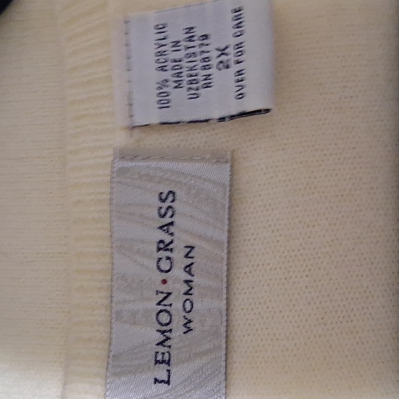 Lemon Grass Pale Yellow Sweater Size 2X - Picture 3 of 4